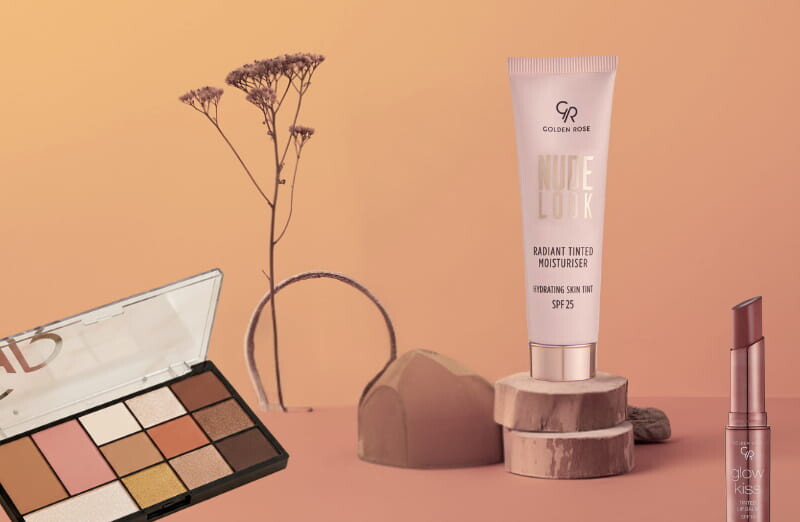 Sonbahar Aylarında Nemli ve Canlı Görünen Ten Makyajı