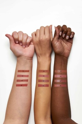 Golden Rose Nude Look Creamy Shine Lipstick 03 Peachy Nude - 3
