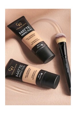 Matte Perfection Full Coverage Foundation - Warm 01 - 4